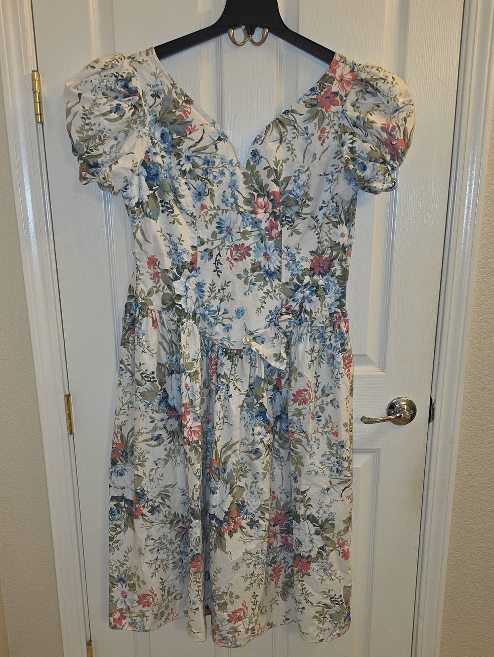 Vintage 1980's Alfred Angelo DreamMaker Floral Puff-Sleeve Midi Dress